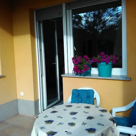 Apartament Julie 4 *